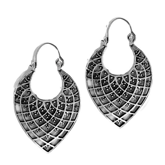 Brass detailed shield shape brass earring - IFE589