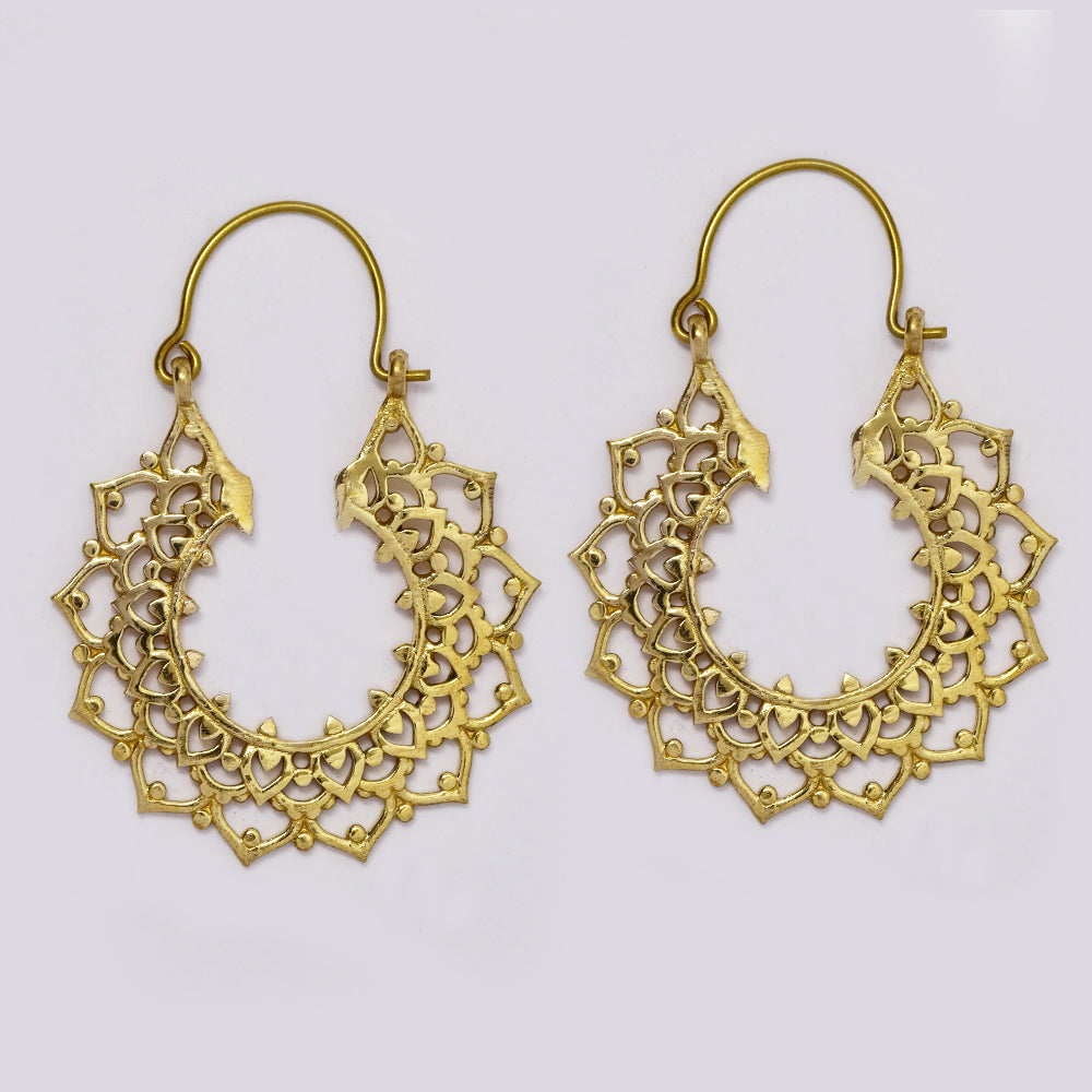 Brass pointy flat basket lotus petal design brass hoop earrings - IFE722