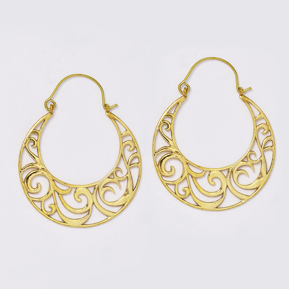 Brass  swirly flat basket design brass hoop earrings - IFE724