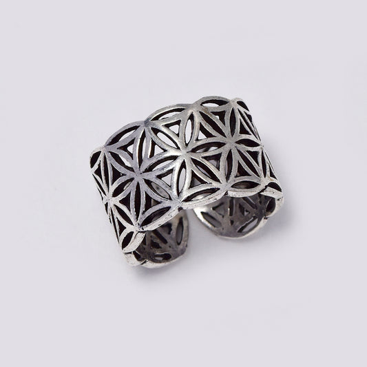 Brass ring with geometric lattice design & open size - IFR710