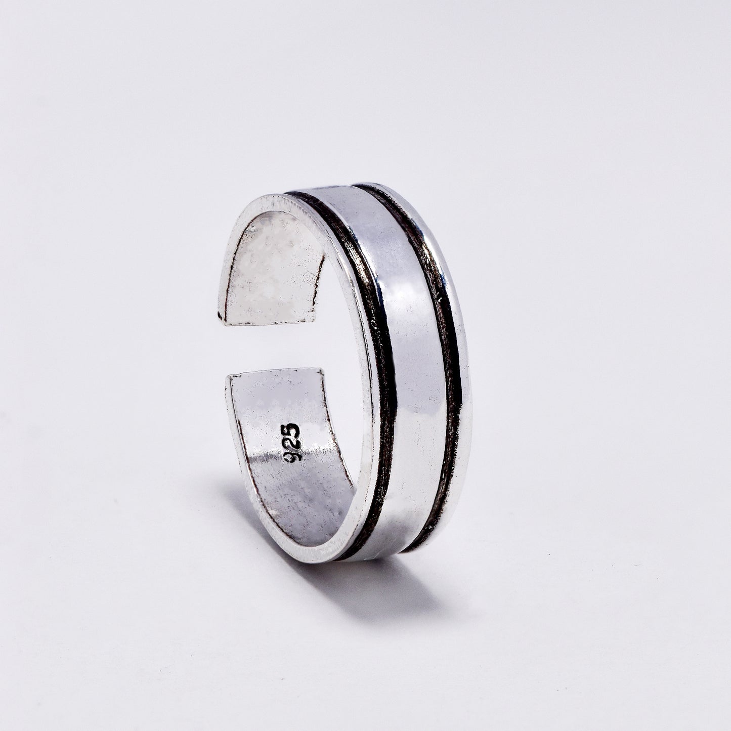 925 Silver toe ring with oxidised lines - SBTR102