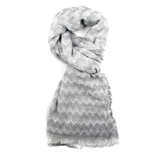 Zigzag pattern scarf with a fringe all the way around the scarf. - VS861