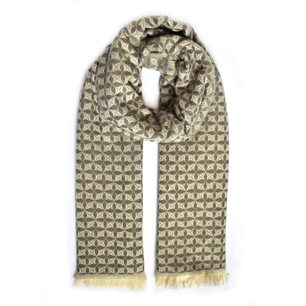 Luxuriously soft woven scarf - YS4532