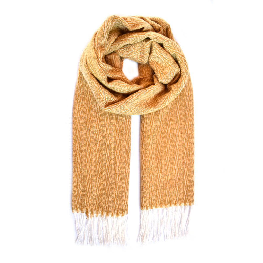 Luxuriously soft zig zag pattern woven scarf